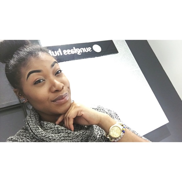 Meet Your Posher(s) 🌸 - Picture 3 of 3